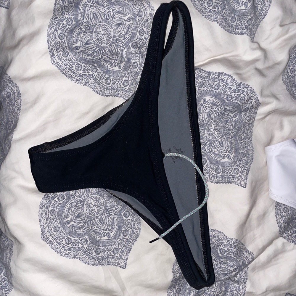 Black jolyn bottoms